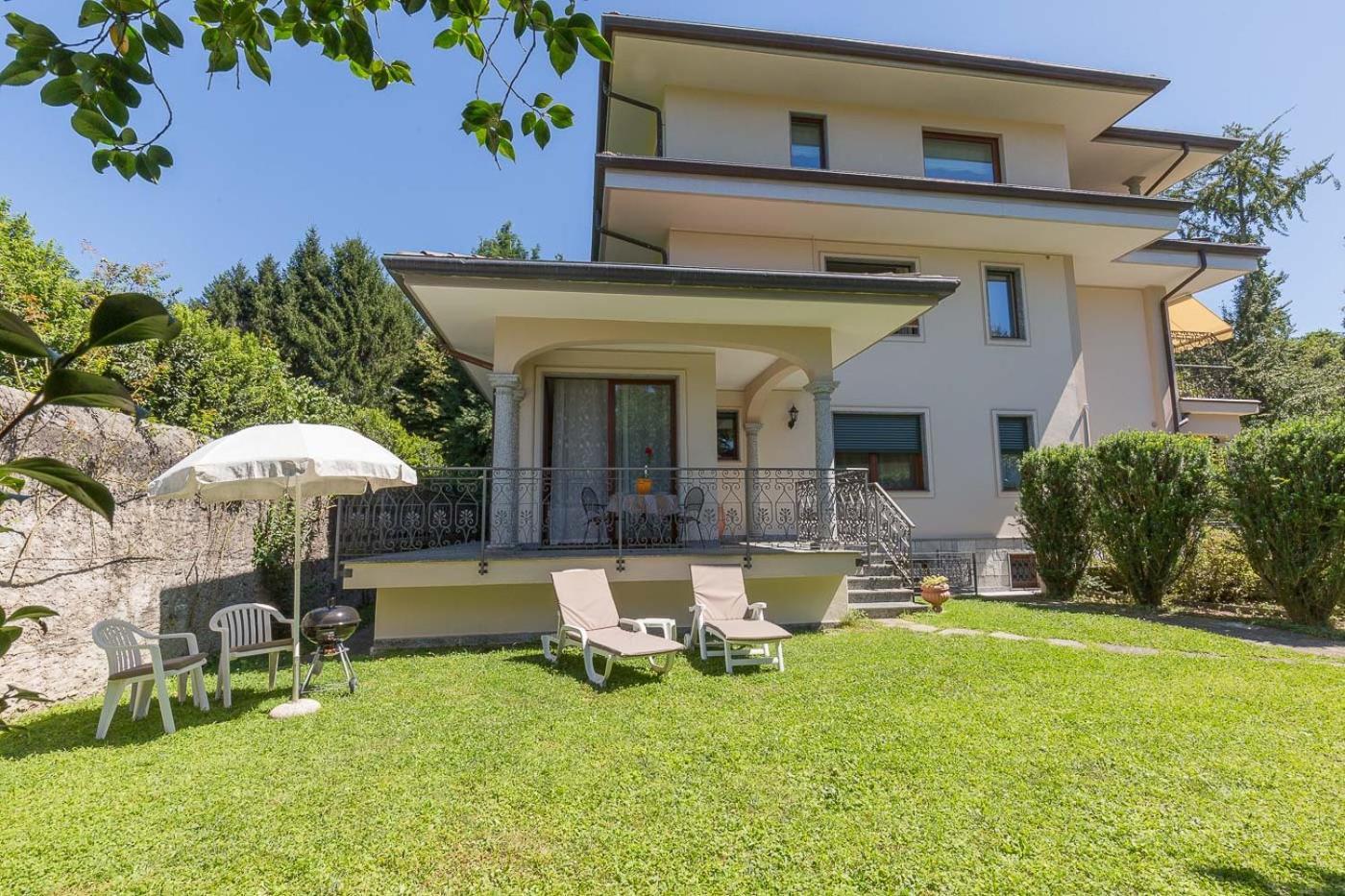 La Petite Dame - Lake Maggiore - 100 M From The Lake ヴェルバーニア エクステリア 写真