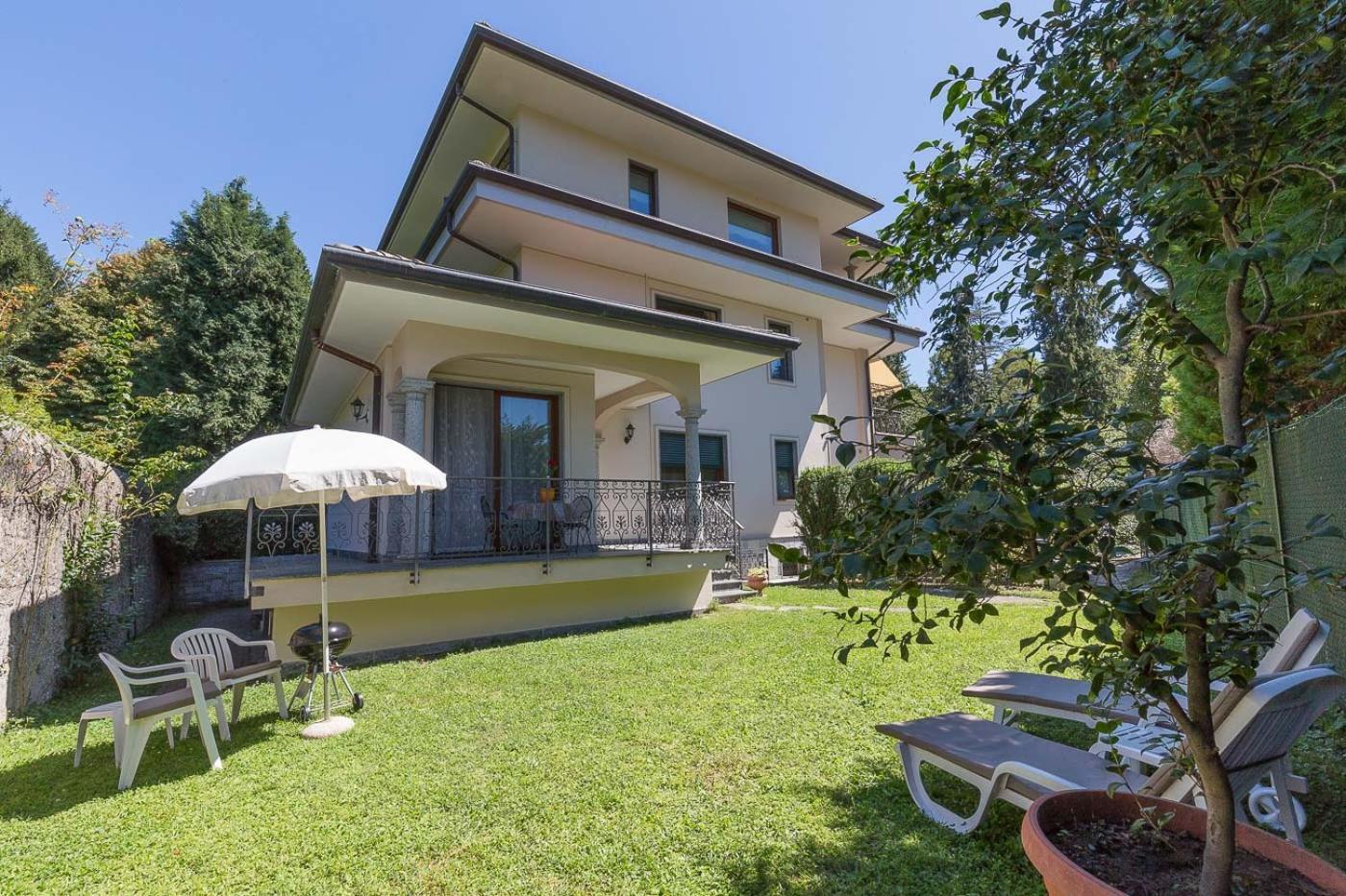 La Petite Dame - Lake Maggiore - 100 M From The Lake ヴェルバーニア エクステリア 写真