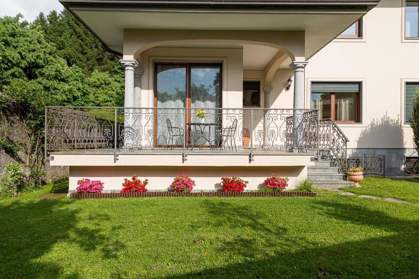 La Petite Dame - Lake Maggiore - 100 M From The Lake ヴェルバーニア エクステリア 写真